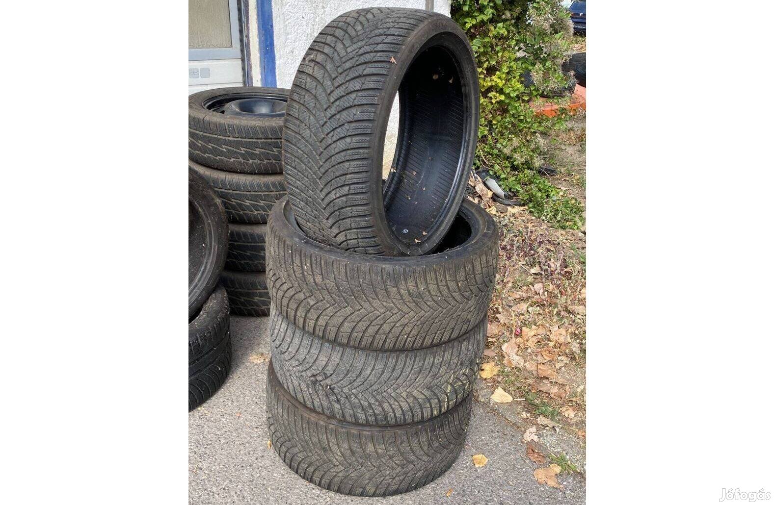 235/35 R19 Firestone téligumi garnitúra