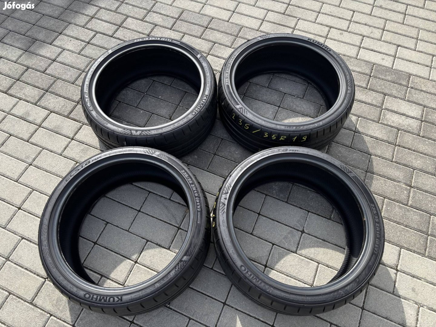 235/35 R19 Kumho nyárigumi 