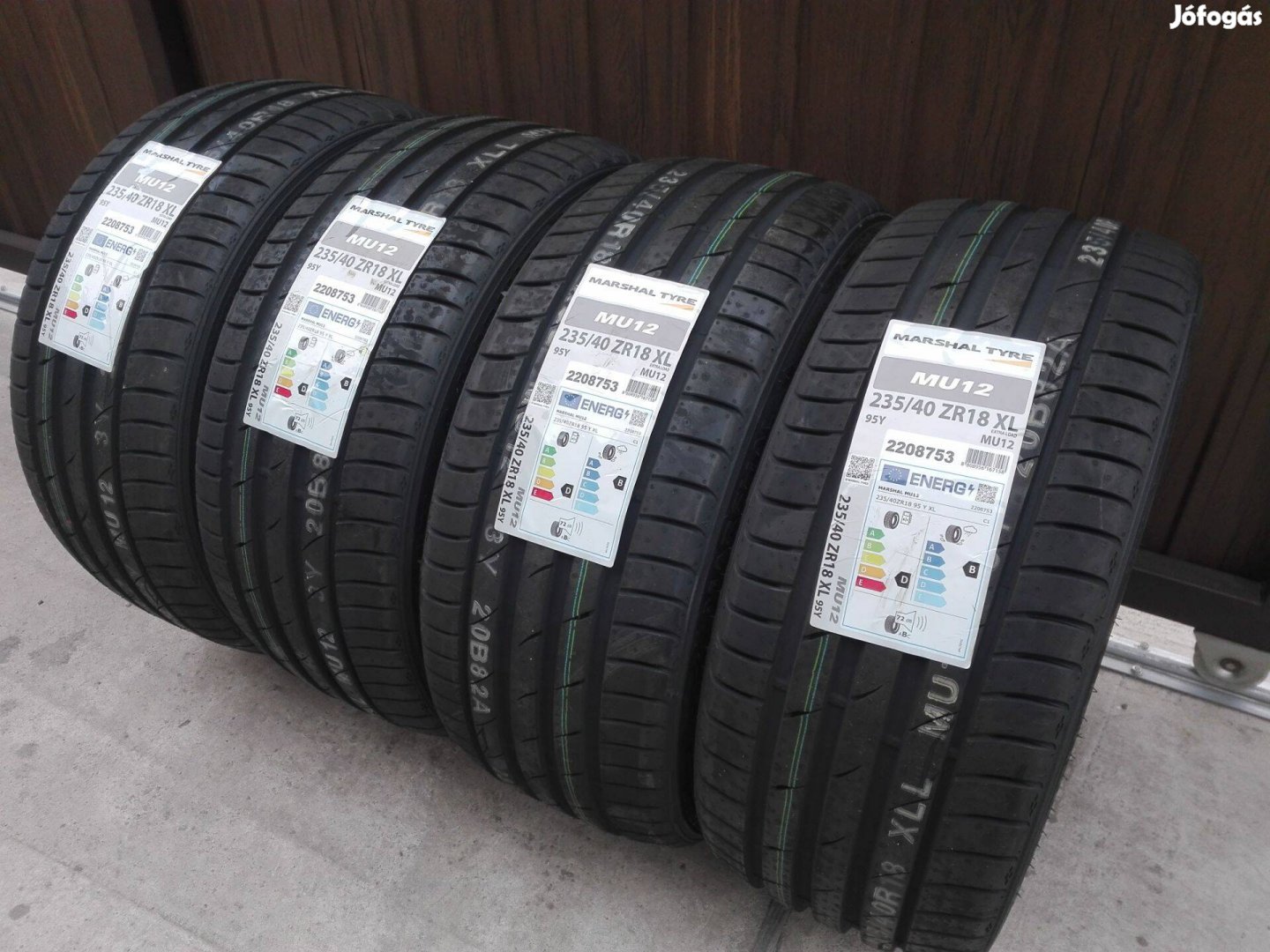 235/40R18 Új Kumho nyári gumi garnitúra 235/40 r18