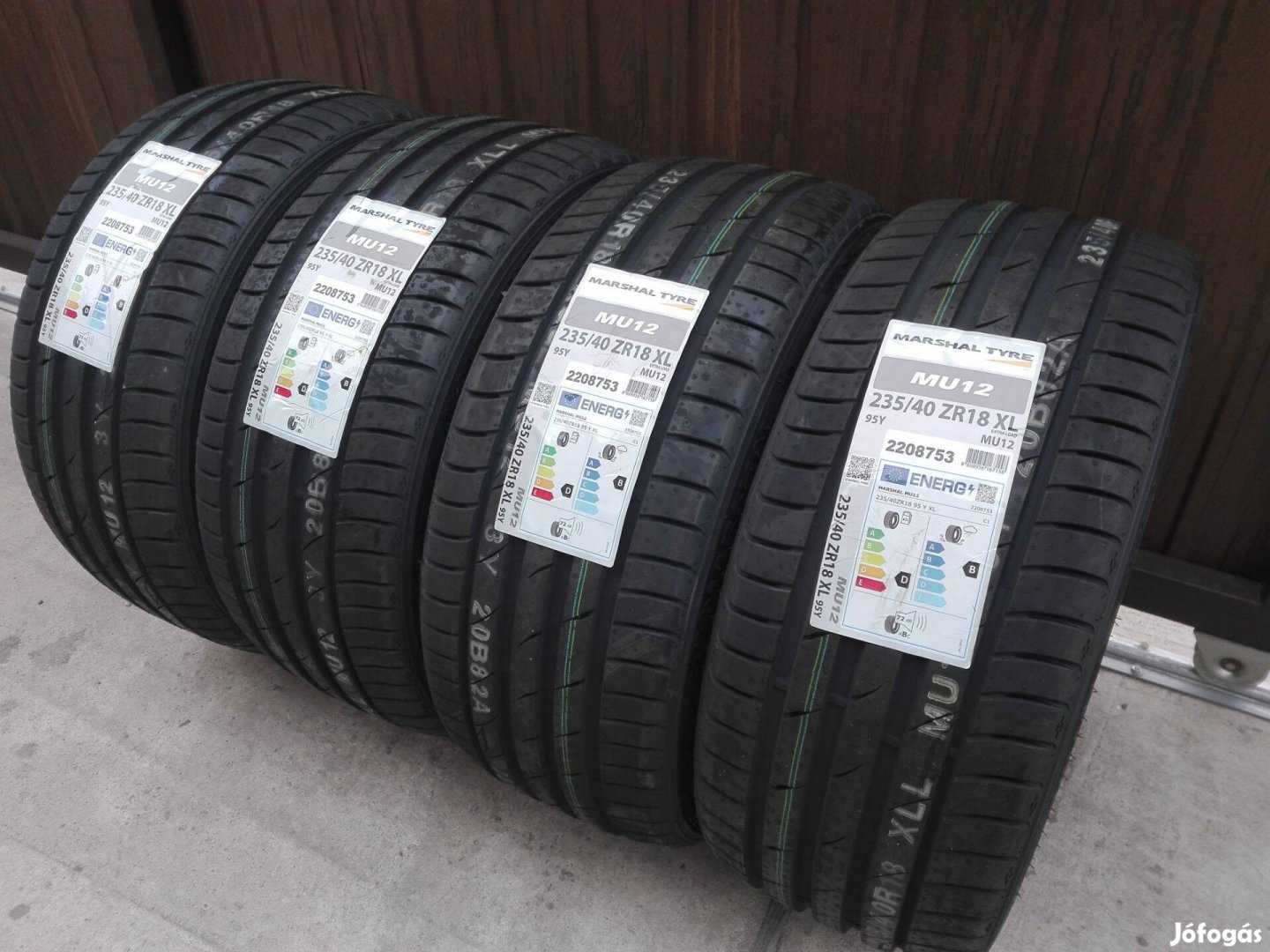 235/40R18 Új Kumho nyári gumi garnitúra 235/40 r18