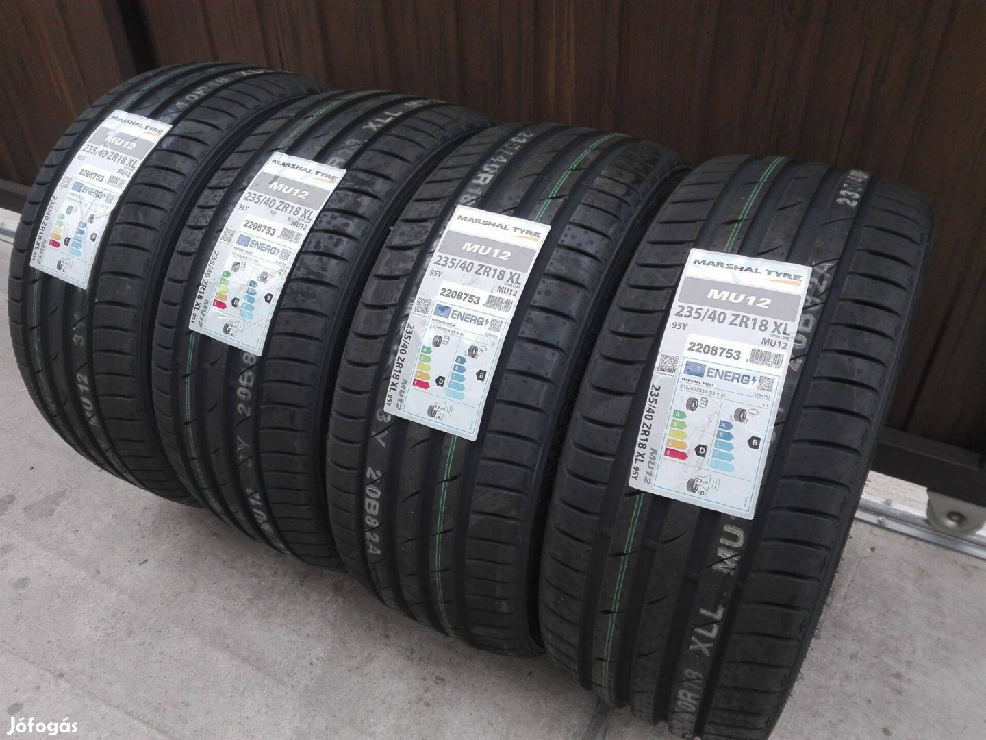 235/40R18 Új Kumho nyári gumi garnitúra 235/40 r18