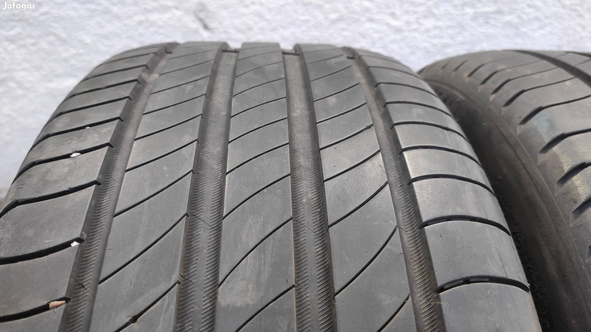 235/40R19 235/40 R19 235/40 19 235/40/19