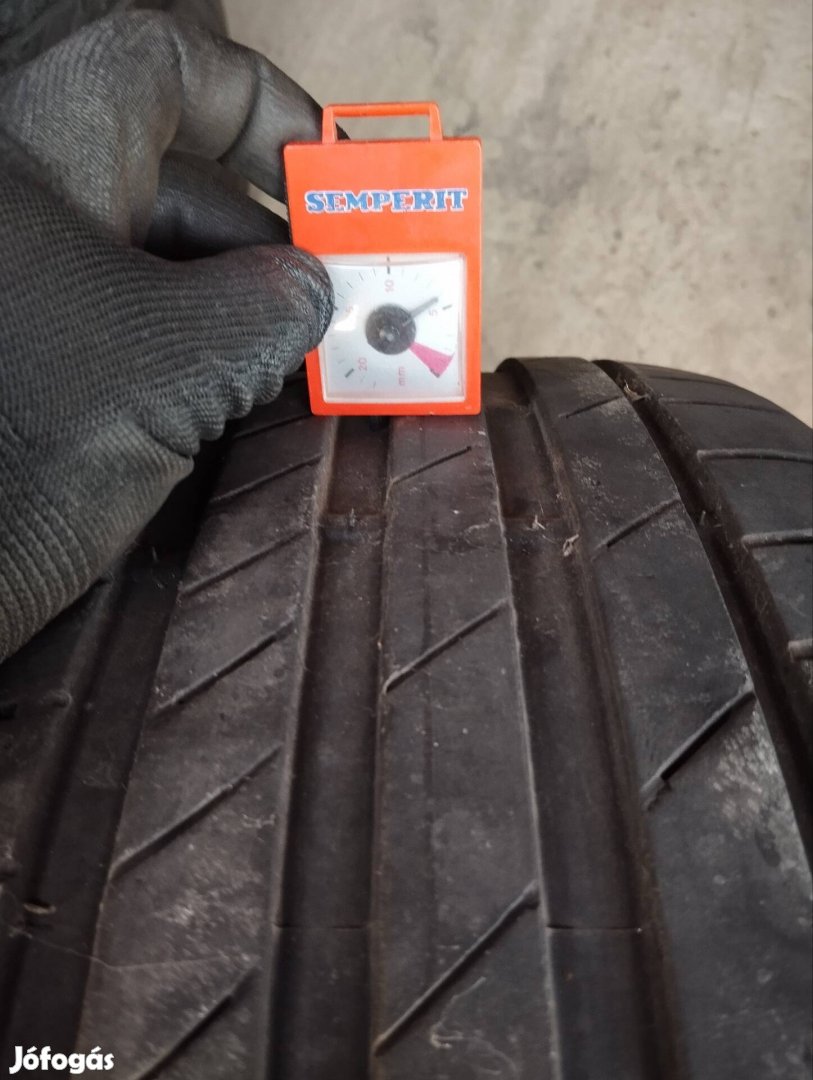 235/40 r19 Nyari gumi Kumho Németországból 6 mm-es.