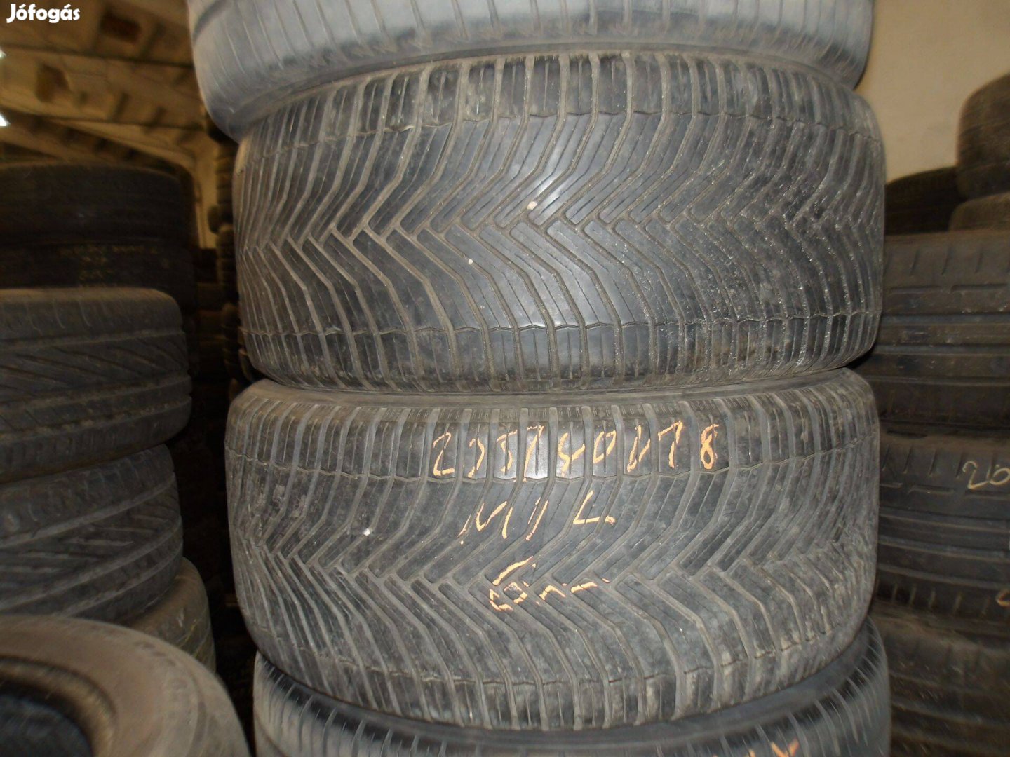 235/40r18 Michelin négyévszakos gumi ajándék szereléssel