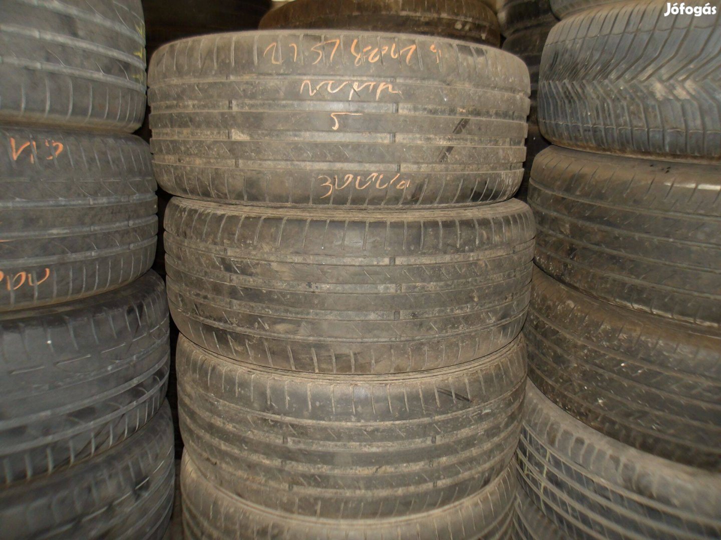 235/40r19 Kumho nyári gumi ajándék szereléssel
