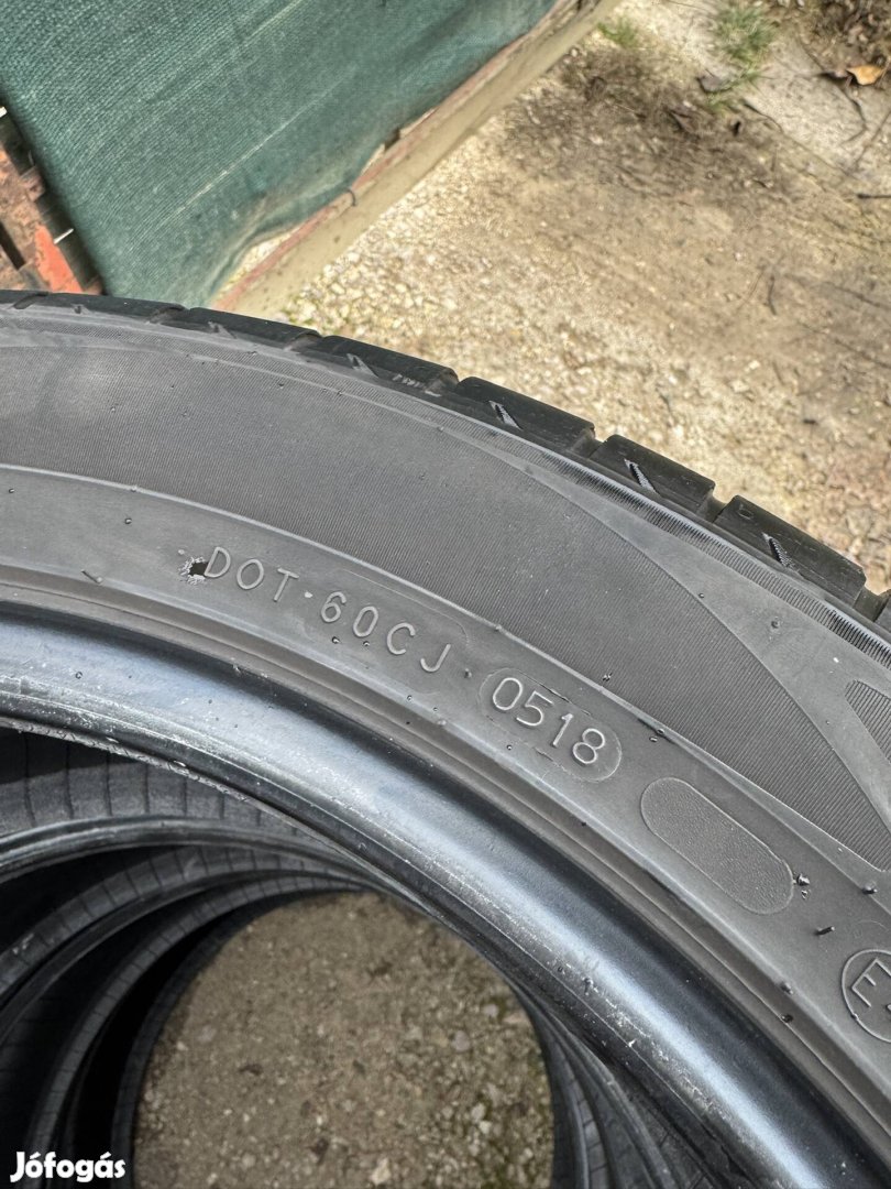 235/45R17 Nokian nyári gumi garnitúra 