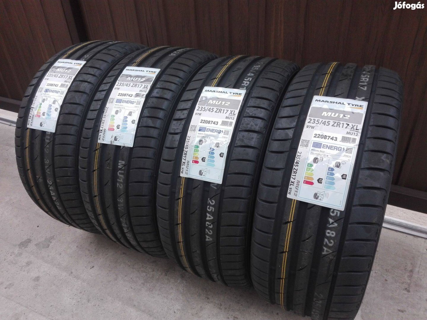 235/45R17 Új Kumho nyári gumi garnitúra 235/45 r17