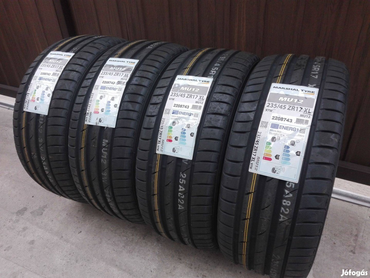 235/45R17 Új Kumho nyári gumi garnitúra 235/45 r17