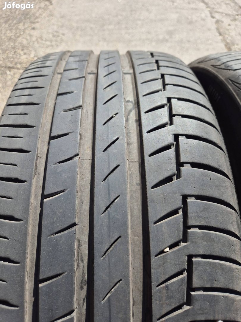 235/45R18 Continental