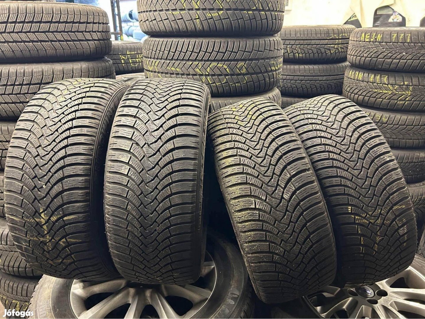 235/45R18 Falken téli 235/45 R18, 4db