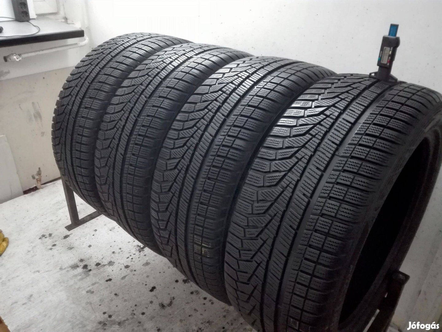 235/45R18 Hankook téli gumi garnitúra 235/45 r18