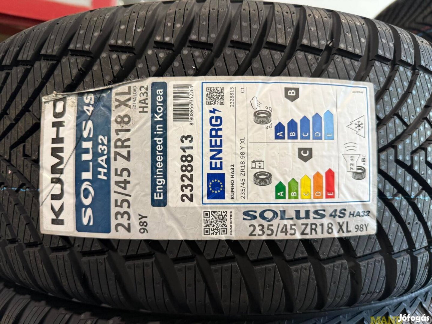 235/45R18 Kumho Solus 4S HA32(XL)