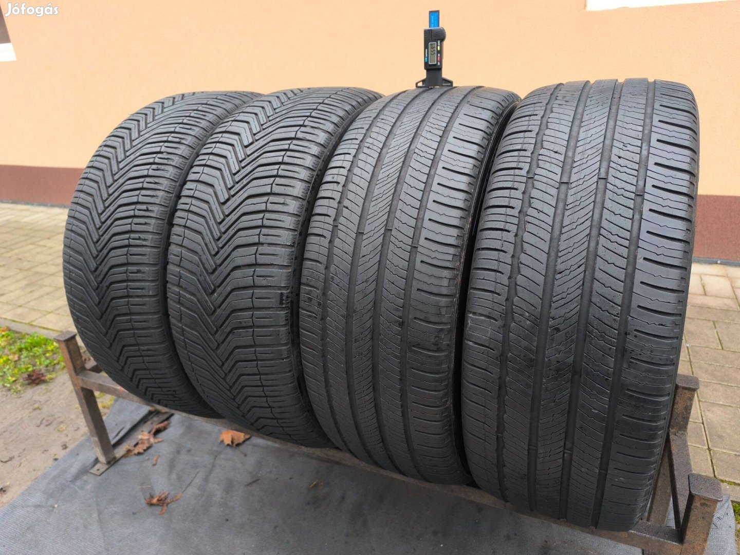 235/45R18 Michelin négyévszakos gumi garnitúra 235/45 r18