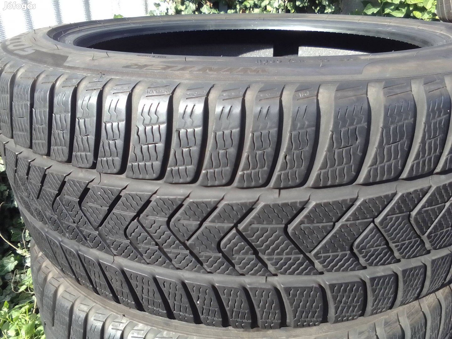 235/45R18 Pirelli téli gumi garnitúra