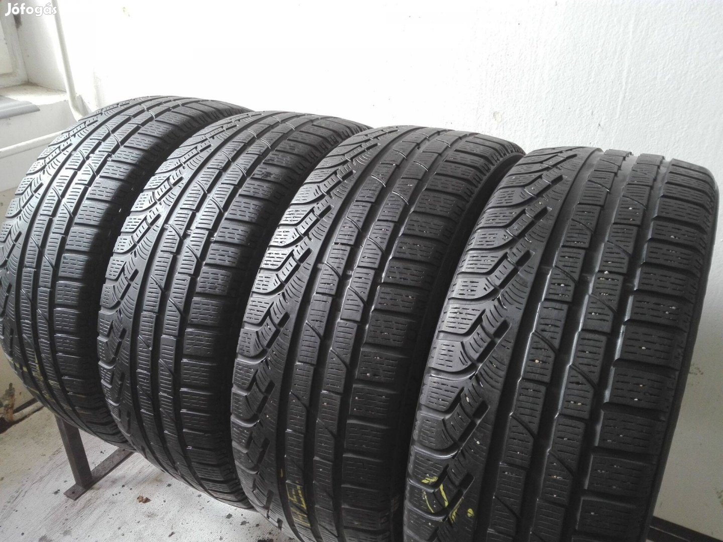235/45R18 Pirelli téli gumi garnitúra 235/45 r18