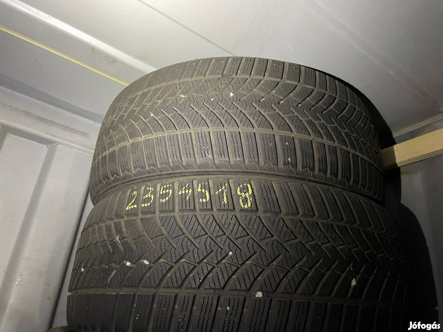 235/45R18 Semperit téligumik