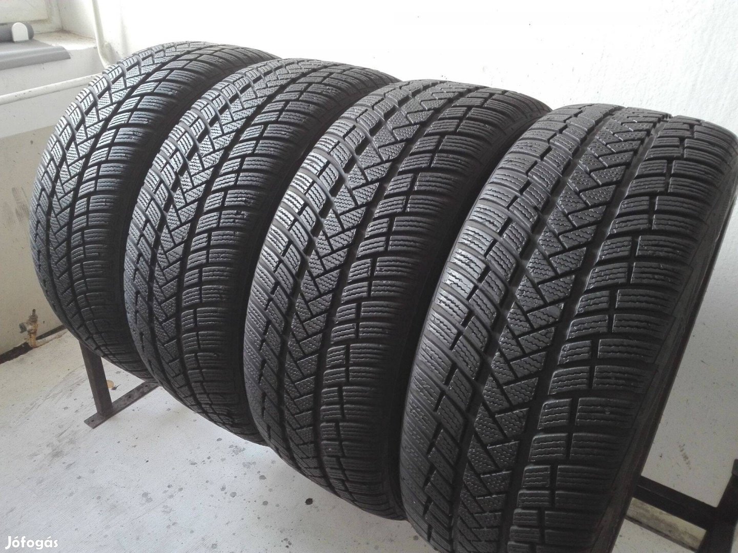 235/45R18 Vredestein téli gumi garnitúra 235/45 r18