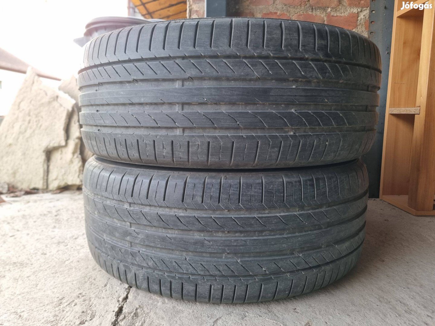235/45R19 Continental 2db nagyon jó állapotban olcsón eladó!