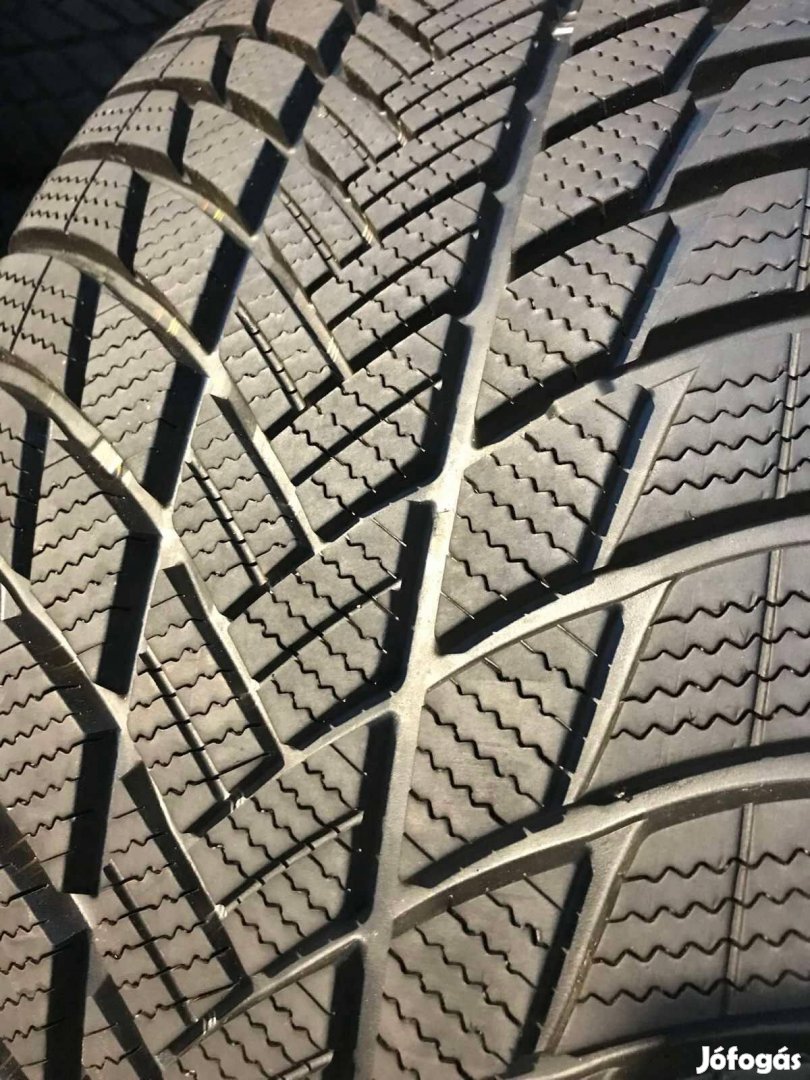 235/45R20 235/45 R20 újszerű Bridgestone téli gumi ÁR/db Dot23