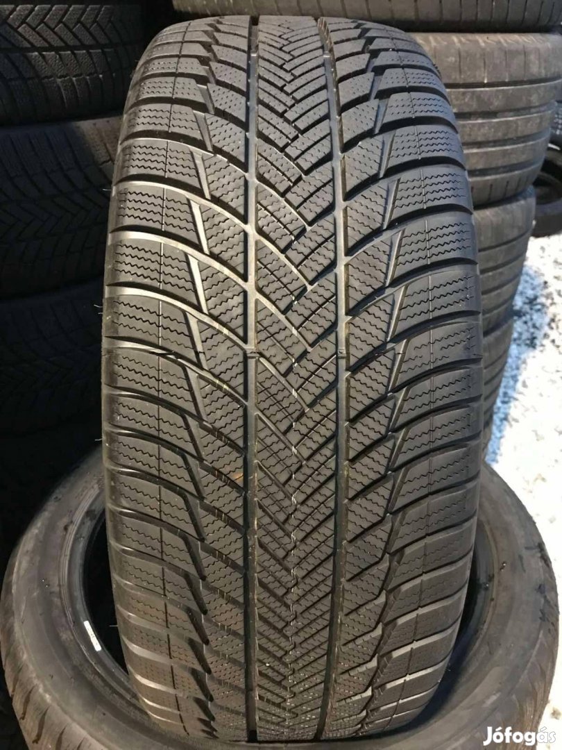 235/45R20 235/45 R20 újszerű Bridgestone téli gumi ÁR/db Dot23