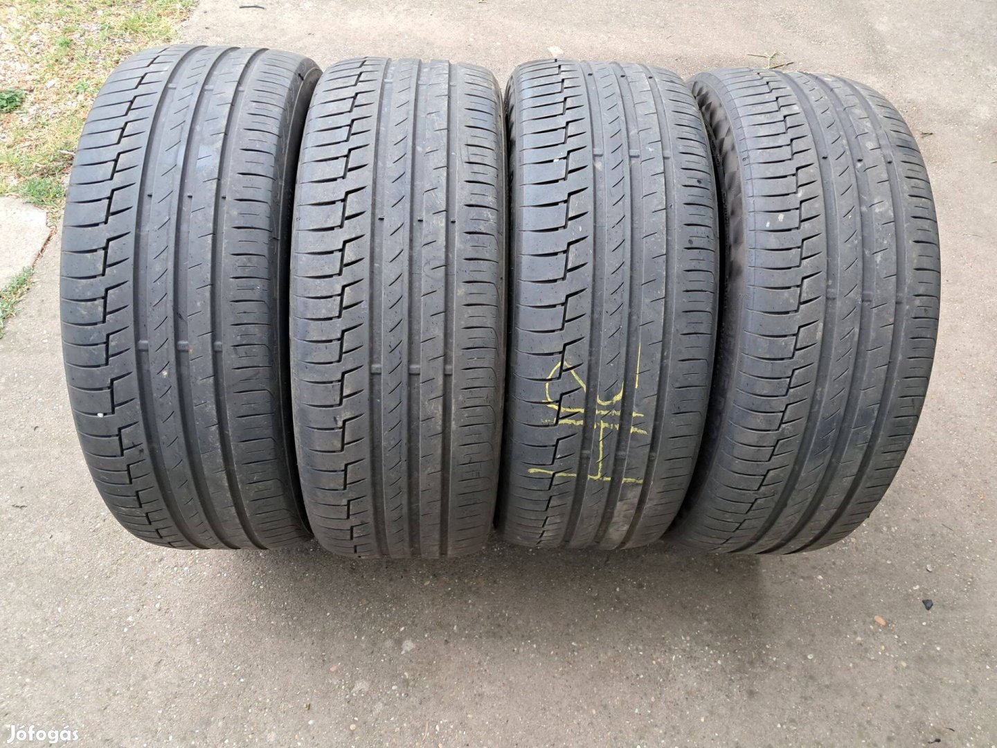 235/45R20 Nyári gumi