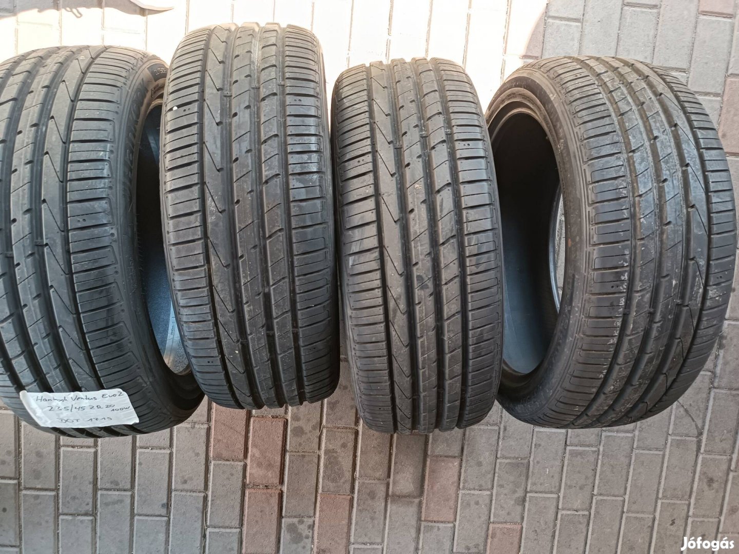 235/45ZR20 100W Hankook Ventus S1evo2 SUV nyári gumi garnitúra 