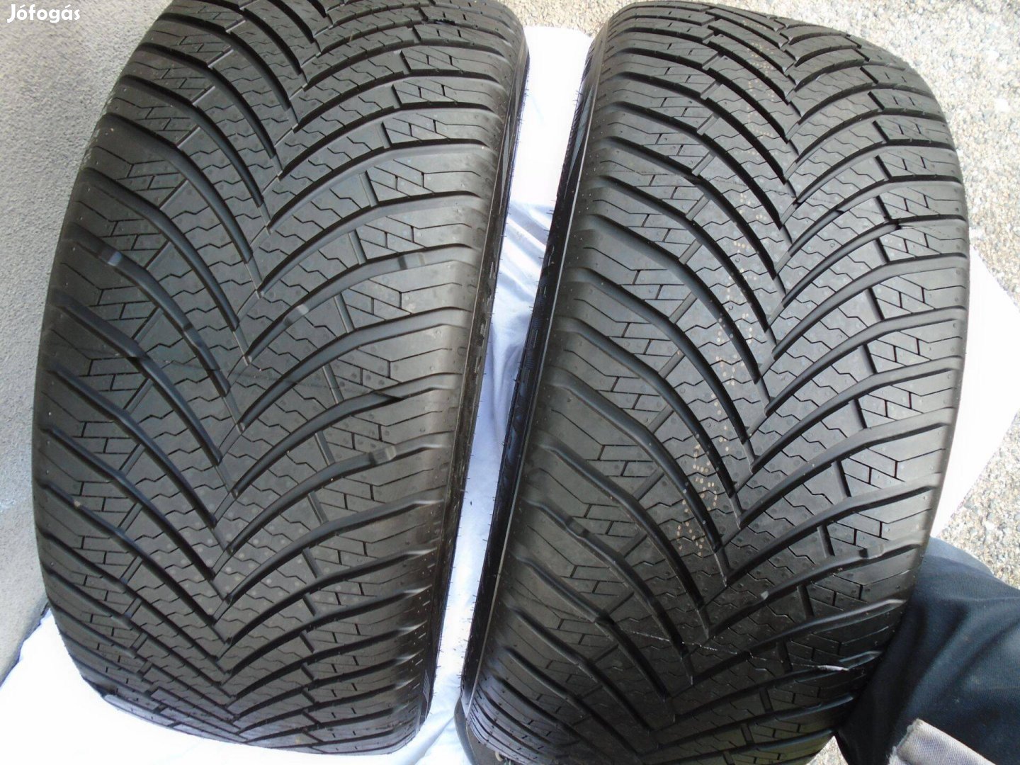 235 45 17 Linlong négyévszakos új állapotban eladó!