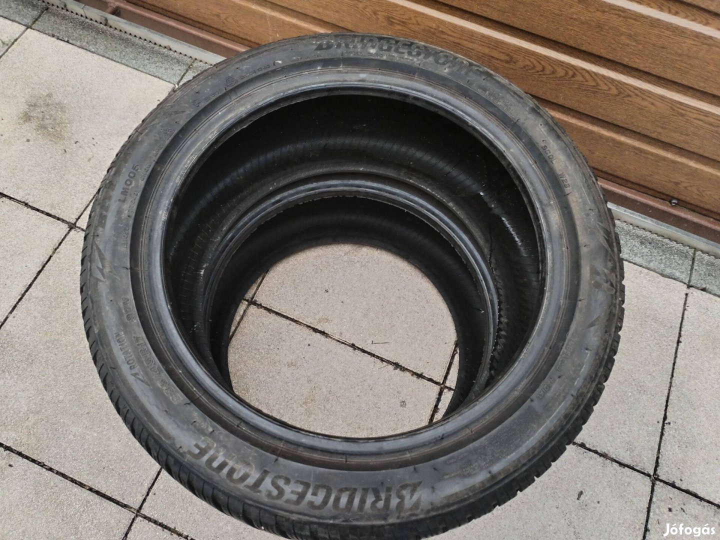 235 45 17 téli autógumi 2 db bridgestone