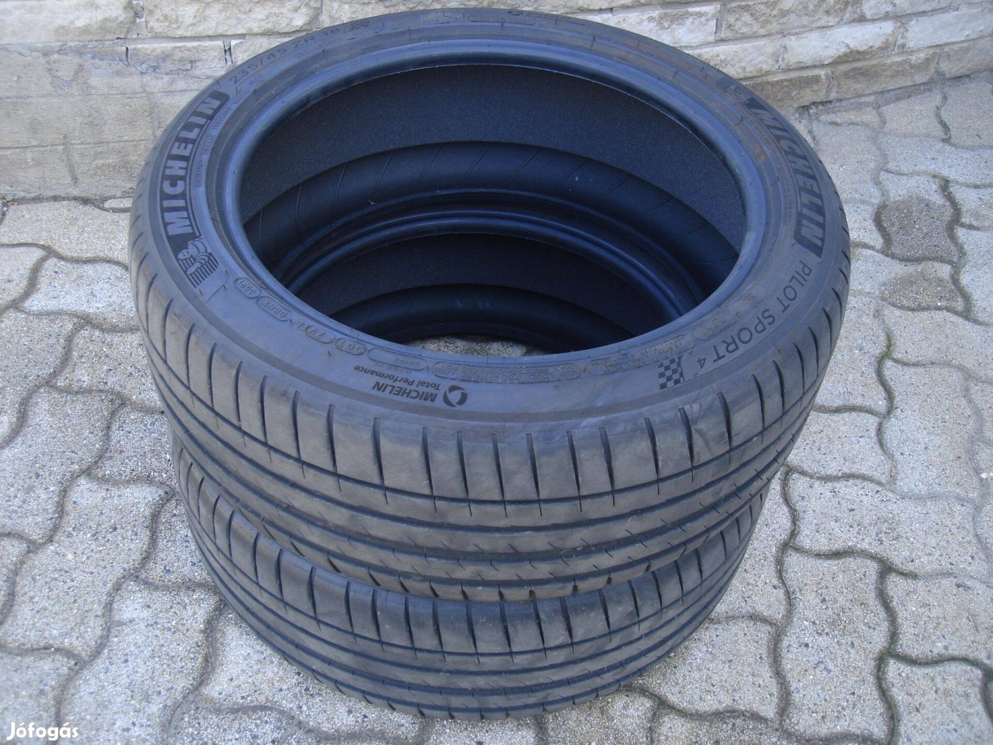 235/45 18 Michelin Pilot Sport 4 Gumi