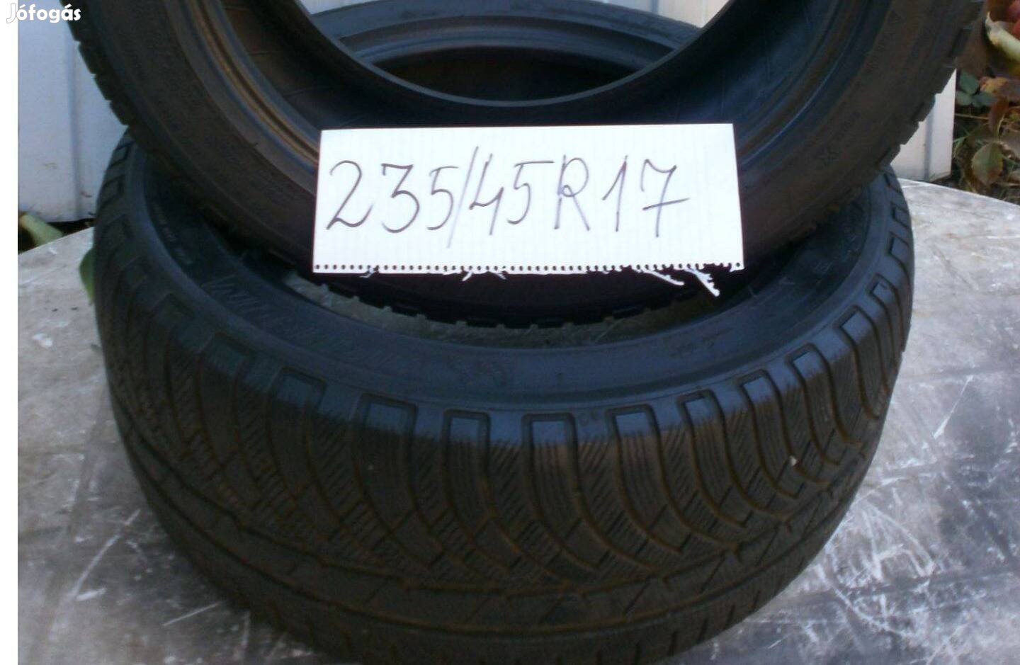 235/45 R17 Michelin téligumi 2 db