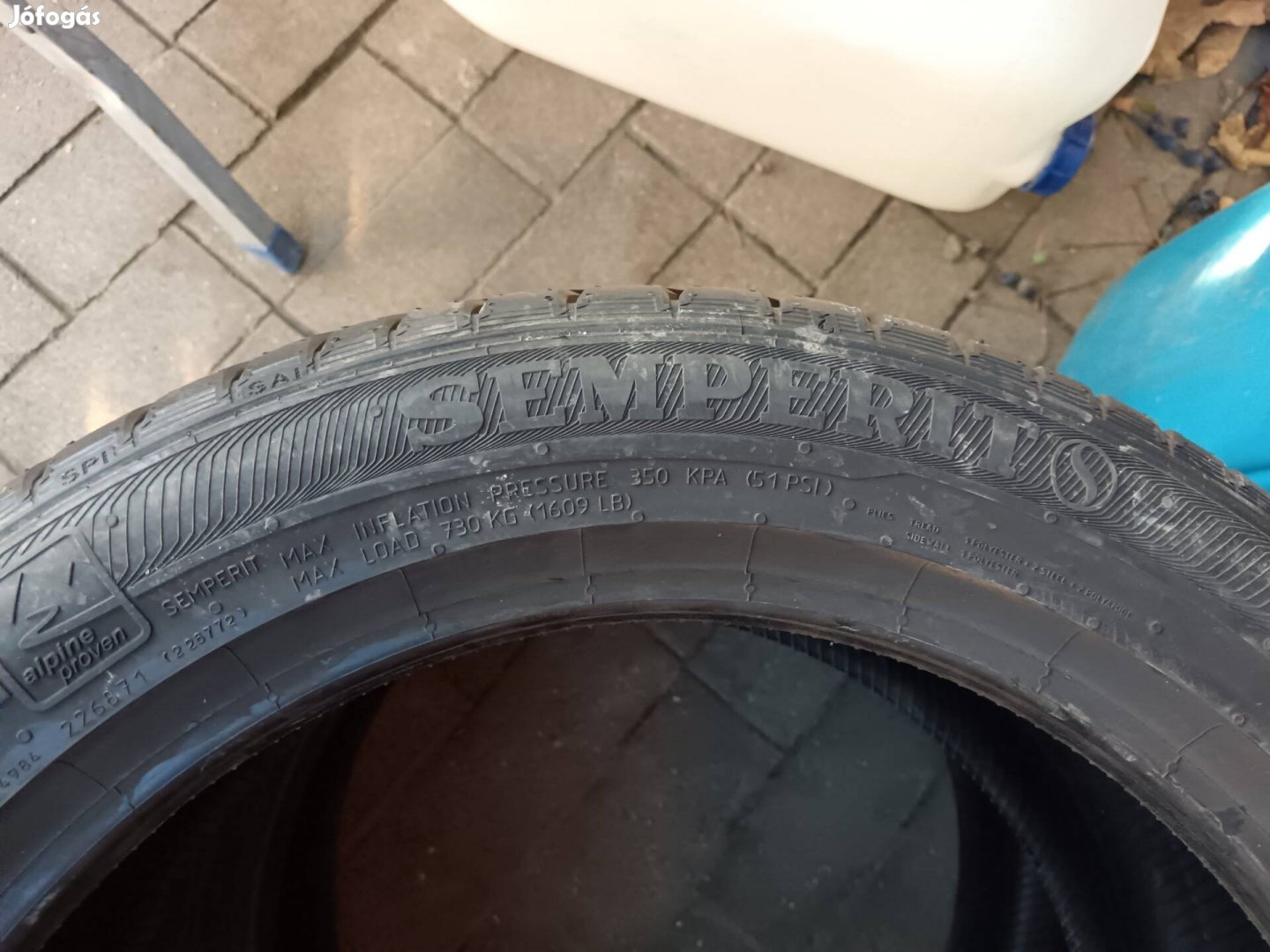 235/45 R17 Semperit 