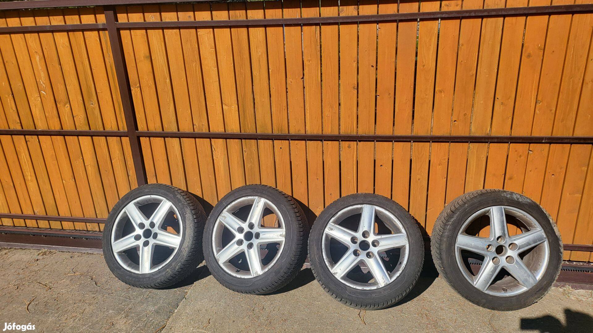 235/45/R17 négy évszakos gumi, audi felnin