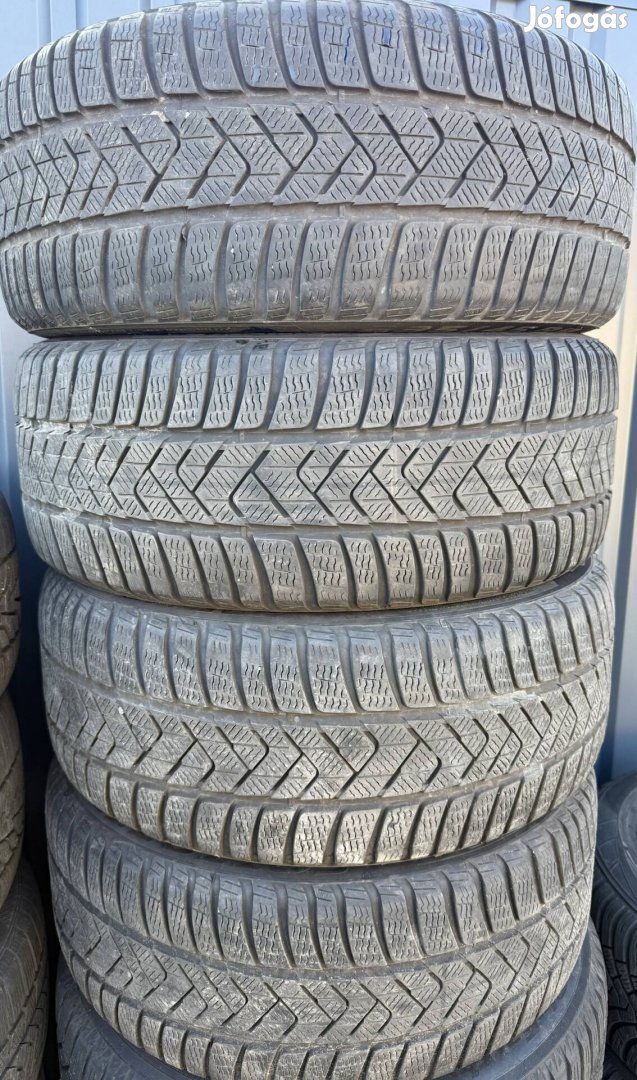 235/45 R18 Téli Gumi Pirelli 2023/24 V60 mondeo passat 18"