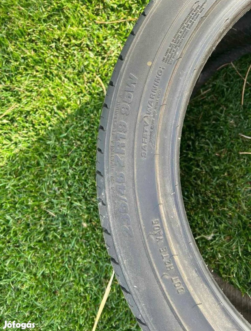 235/45 R19 Kumho nyári gumi