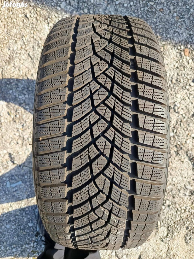 235/45 r18 90%os 4éves 1db Good&Jear téli gumi eladó