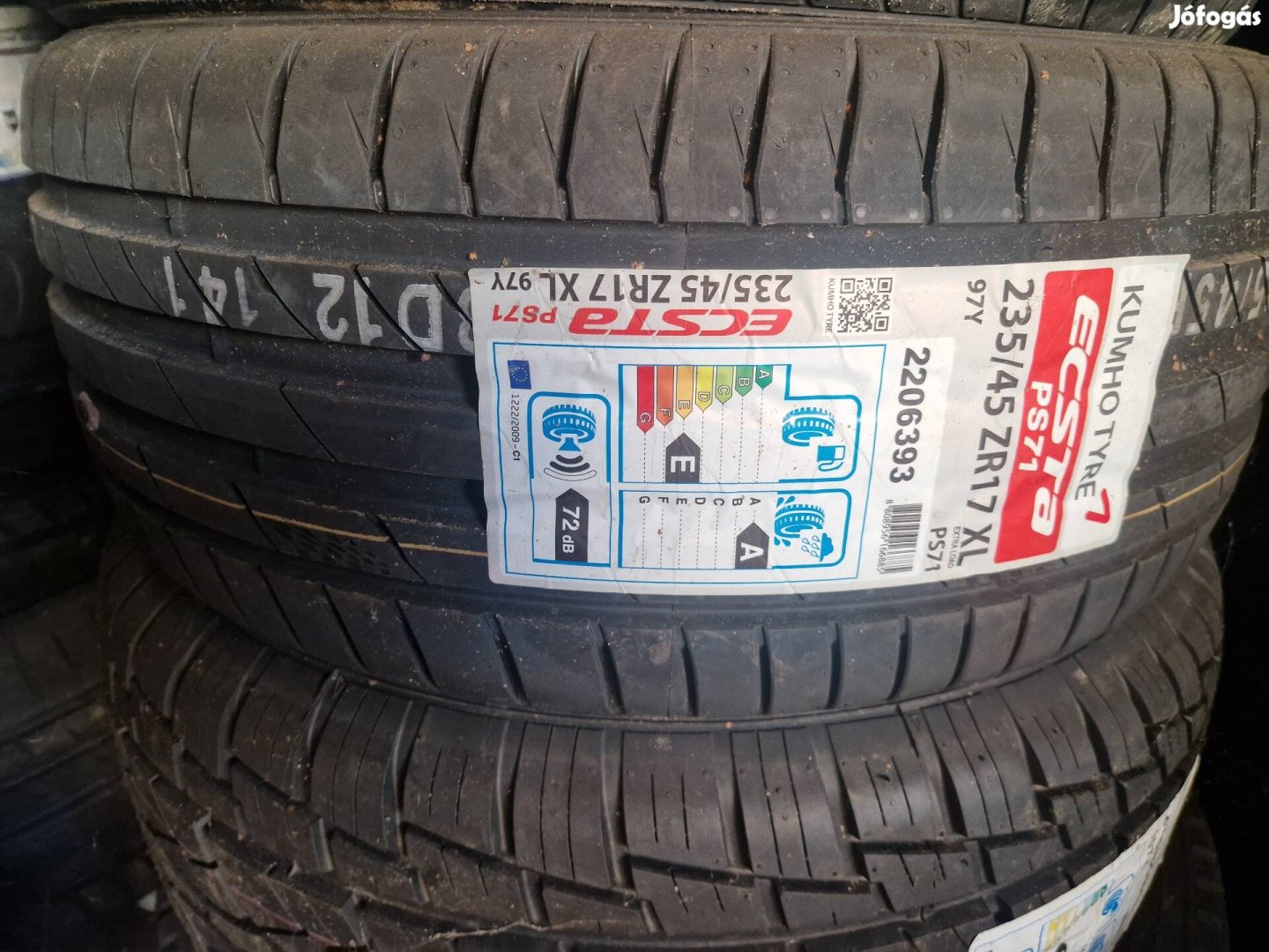 235/45r17 Kumho  nyarigumi 1db új 