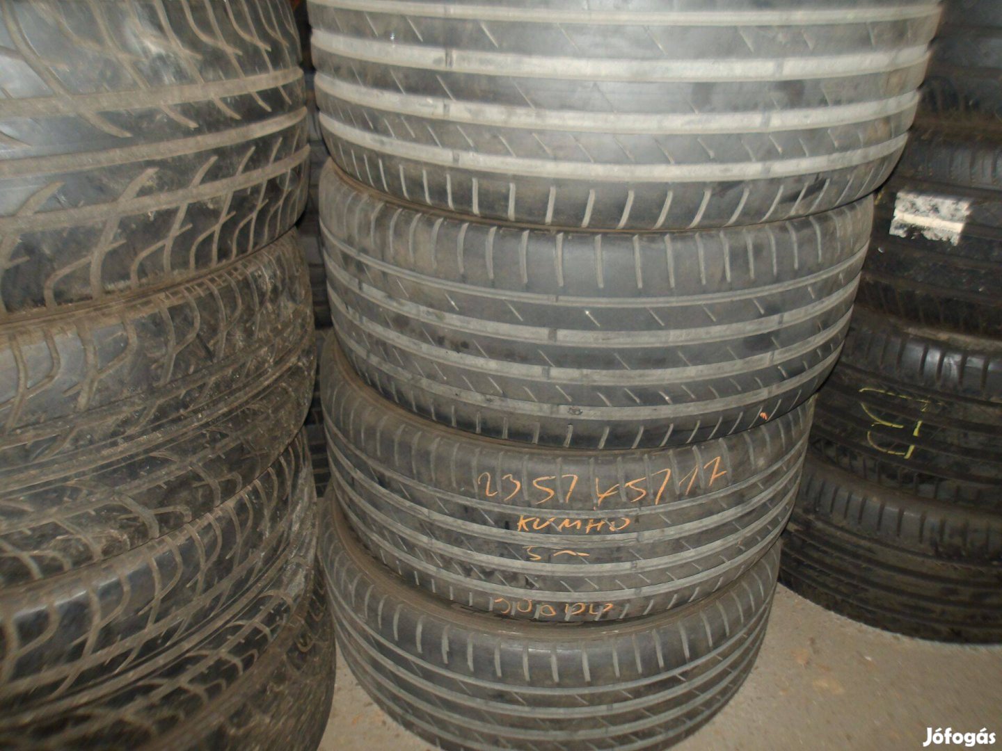 235/45r17 Kumho nyári gumi ajándék szereléssel