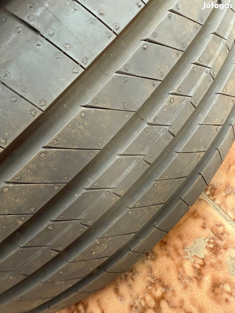 235/45r19 Goodyear nyári