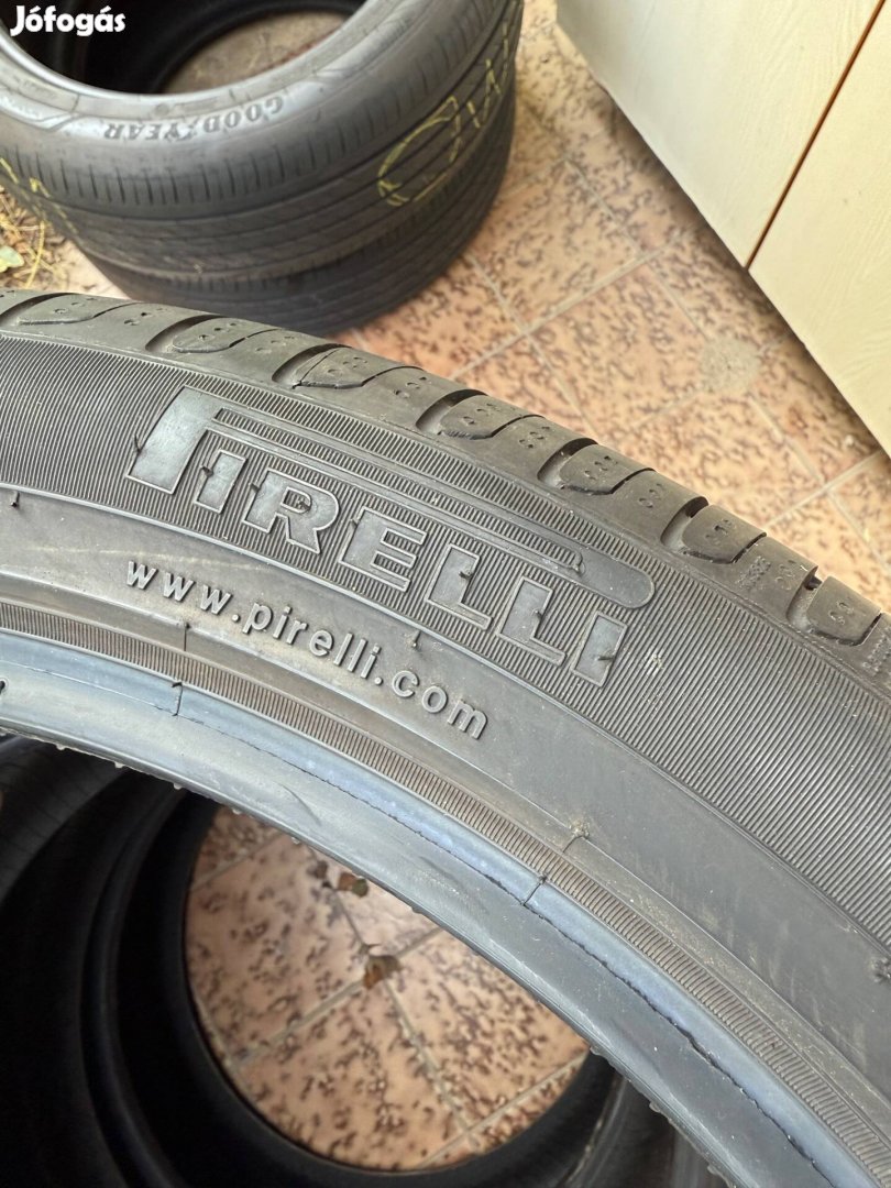 235/45r20 Pirelli nyári gumik
