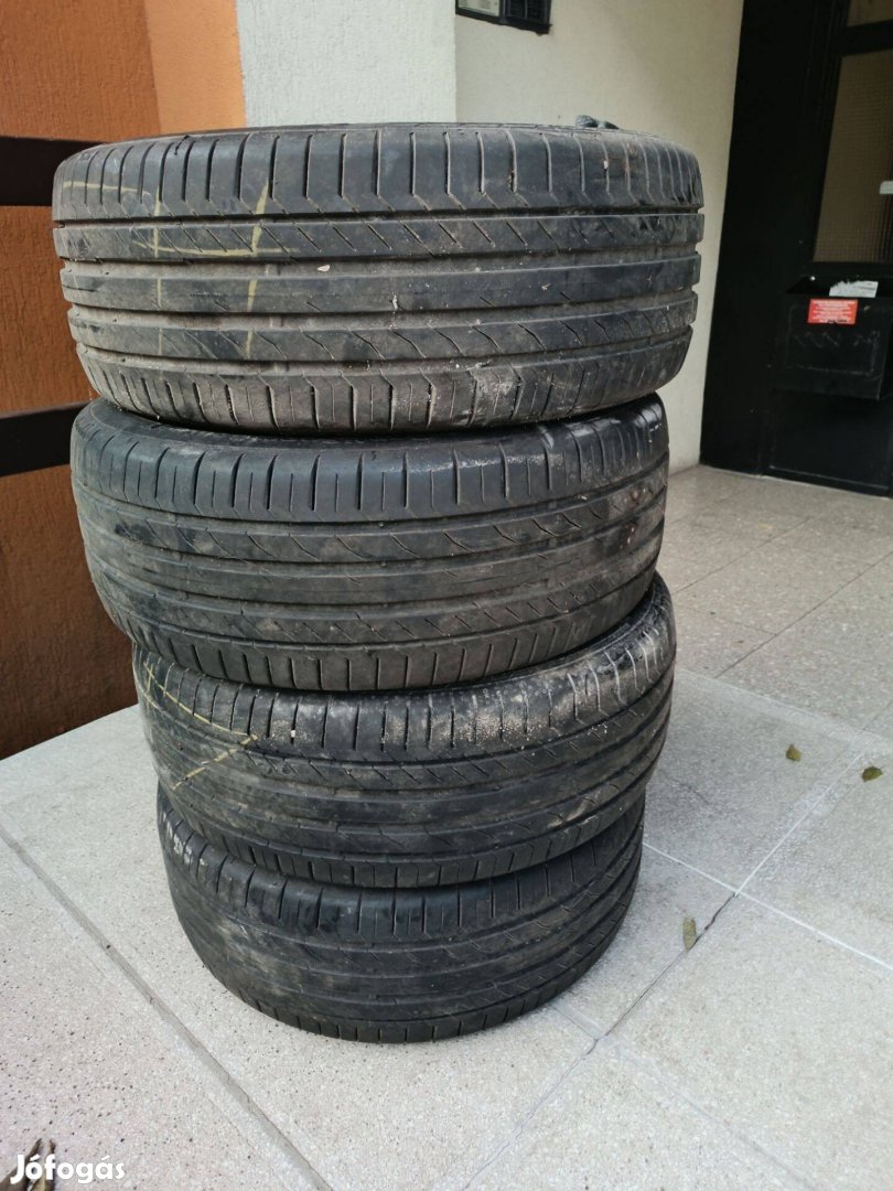 235/50R18 Continental