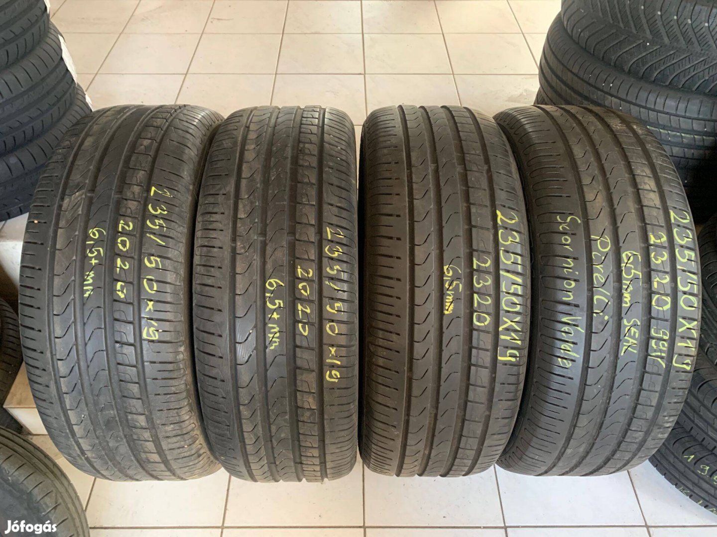 235/50R19 235 50 19 235/50x19 Pirelli nyári gumi eladó