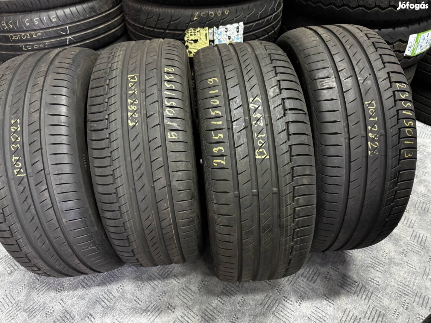 235/50R19 Continental