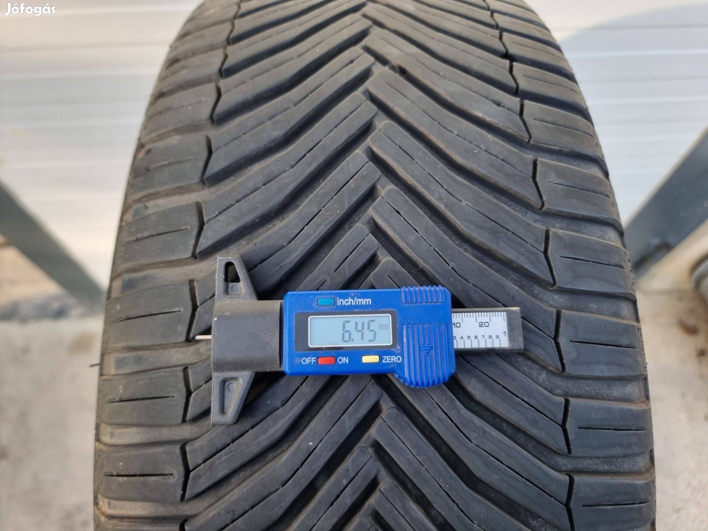 235/50R19 Michelin négyévszakos garnitúra jó állapotban eladó!
