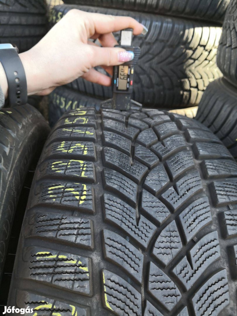 235/50 R19 Goodyear téli gumi 110000ft a 4db/62/