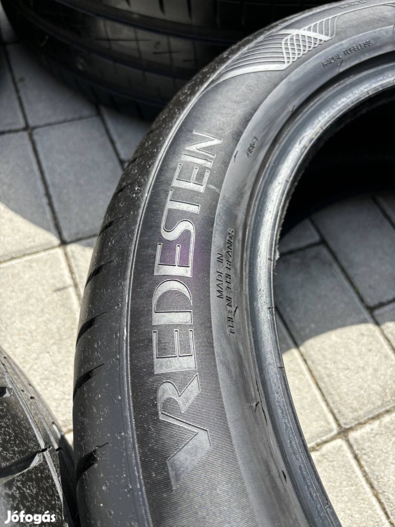 235/50 R19 Vredestein nyárigumi 