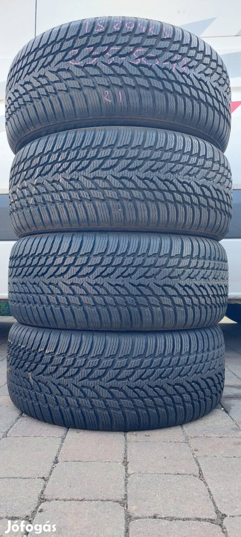 235/50 r17   235/50r17  Nokian téli gumi  8+mm