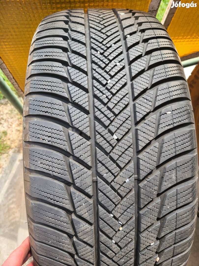 235 50 r19 bridgestone 