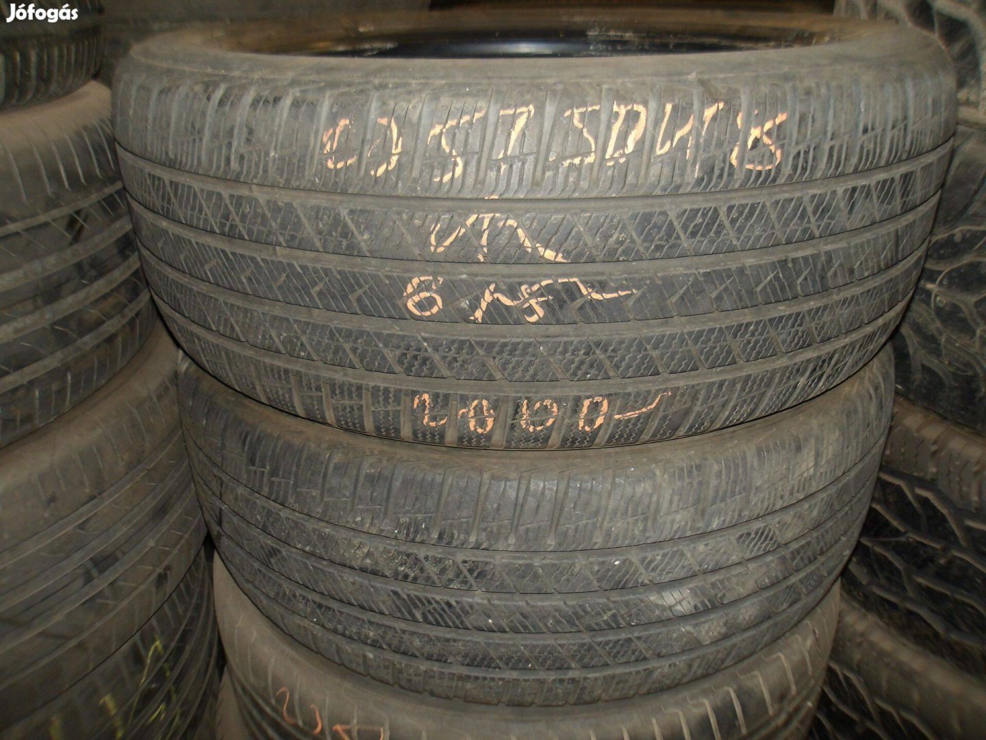235/50r18 Vredestein négyévszakos gumi ajándék szereléssel