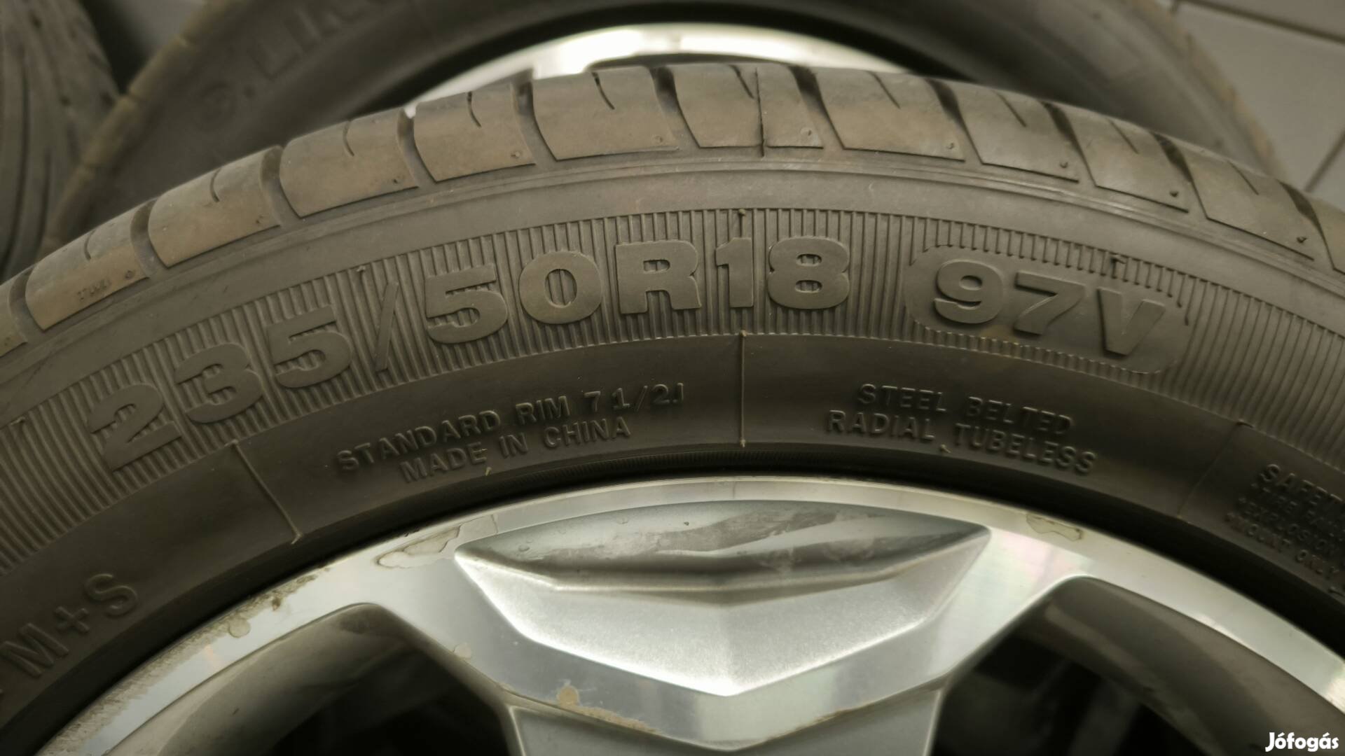 235/50r18 gumi 2db