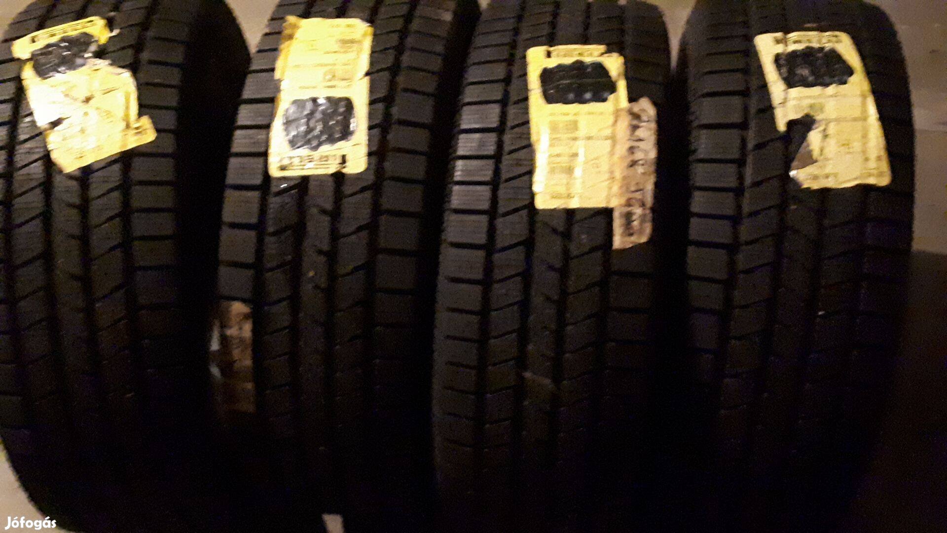 235/55R18 0 km-es, de túltárolt Pirelli téligumi garnitúra eladó